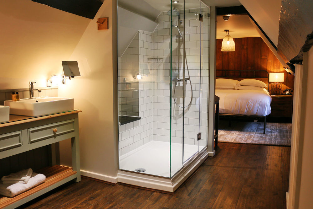 Hinds Head Hotel Aldermaston Bagian luar foto